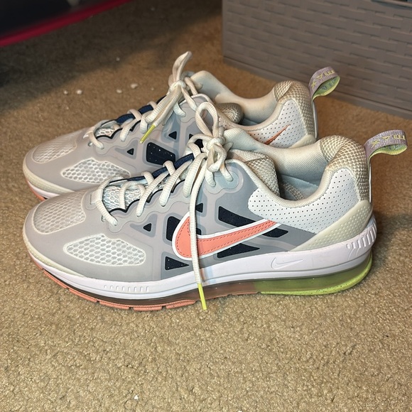 Nike Air Max Genome - Picture 2 of 4